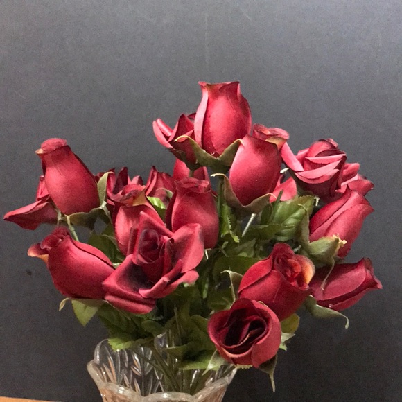 Red Roses Artificial Plant Decor - Picture 3 of 4